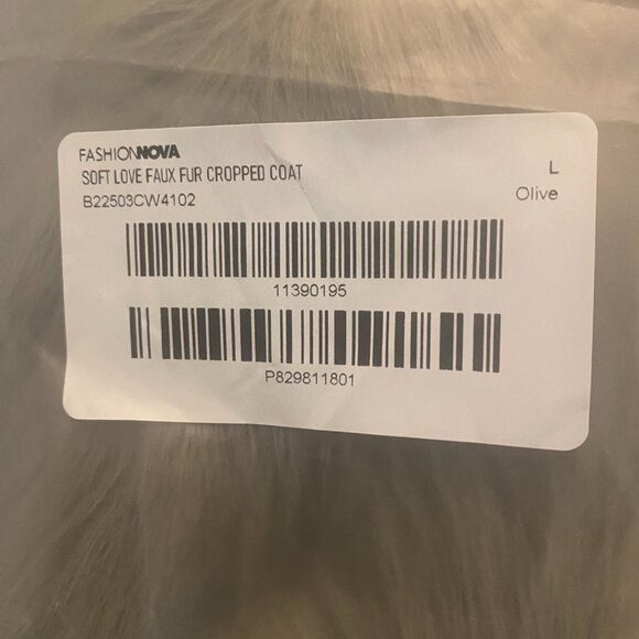 Fashion Nova Women’s Faux Fur Cropped Coat – Size Large New - Picture 11 of 12